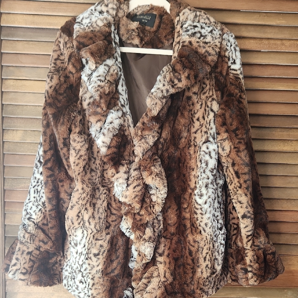 Damselle New York Animal Print Faux Fur Ruffle